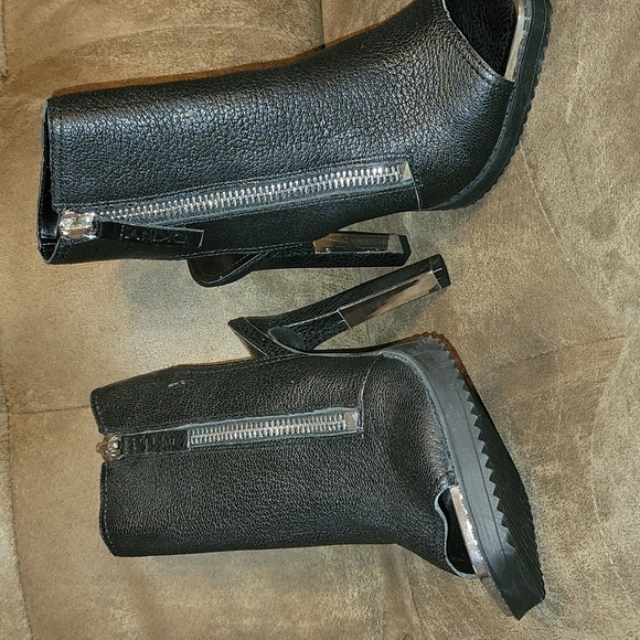 DKNY Booties - Picture 7 of 8